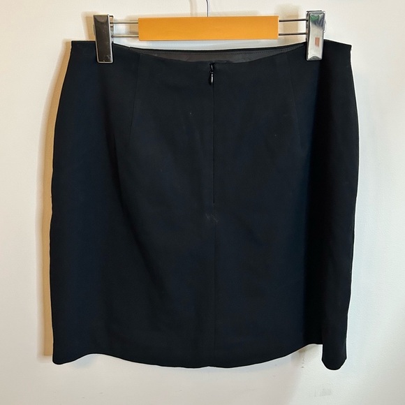 NWT | M&S Pleated Mini Skirt with buttons | Navy Blue |Size 6 - Picture 4 of 10